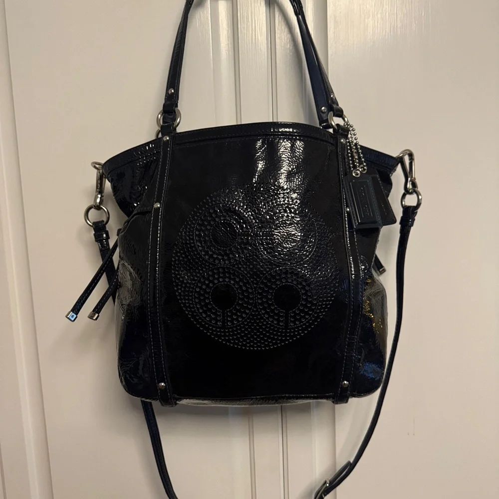 Like New Coach ๐ฅ Vintage Audrey Patent Leather Navy Tote Shoulder Bag - Picture 3 of 14